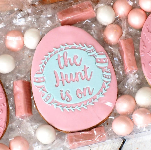 The Hunt is On Raise It Up / Deboss Cookie Stamp